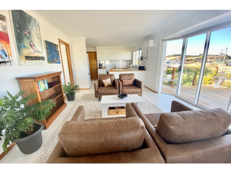 2/17 Dumbleton Street, Hawley Beach TAS 7307