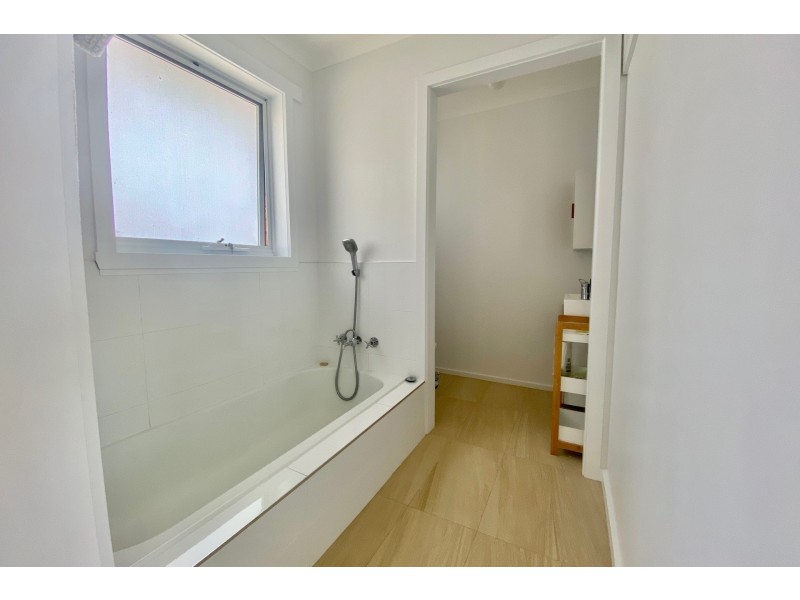 2/17 Dumbleton Street, Hawley Beach TAS 7307