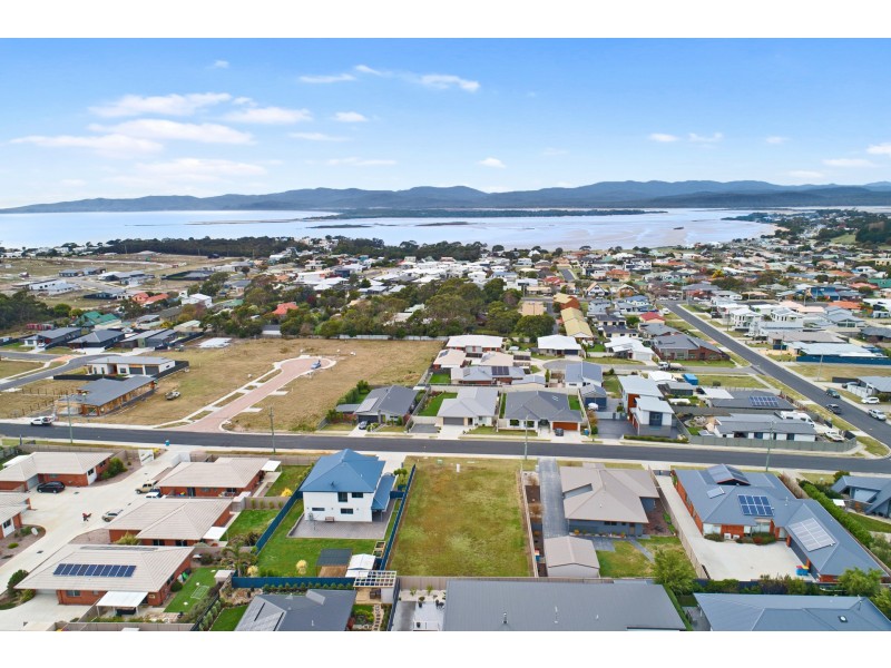 9 Broadwater Court, Shearwater TAS 7307
