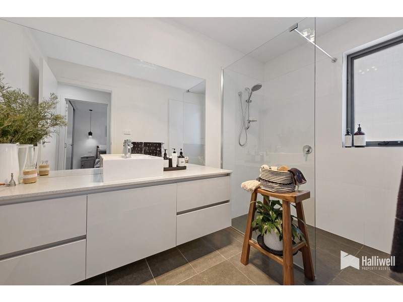 1/1 Sunrise Court, Shearwater TAS 7307