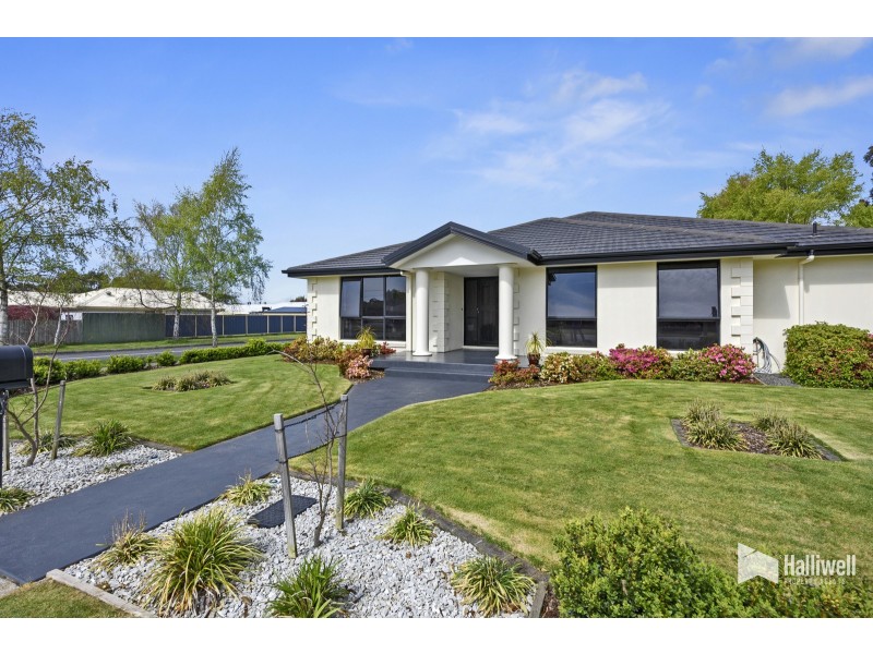 17 Tugrah Road, Stony Rise TAS 7310