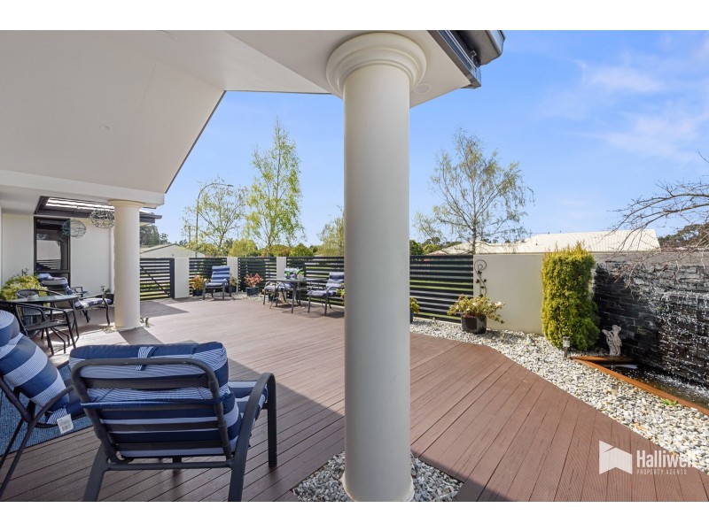 17 Tugrah Road, Stony Rise TAS 7310