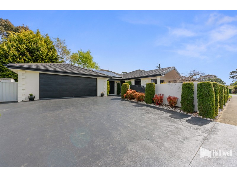 17 Tugrah Road, Stony Rise TAS 7310