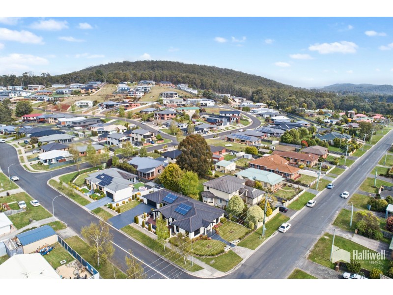 17 Tugrah Road, Stony Rise TAS 7310