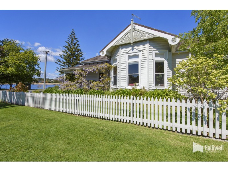 22 Victoria Parade, Devonport TAS 7310