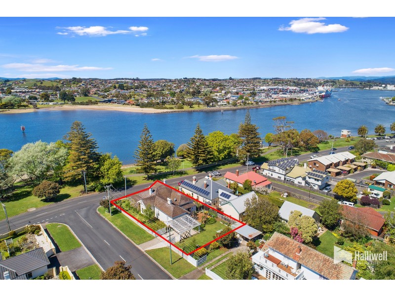22 Victoria Parade, Devonport TAS 7310