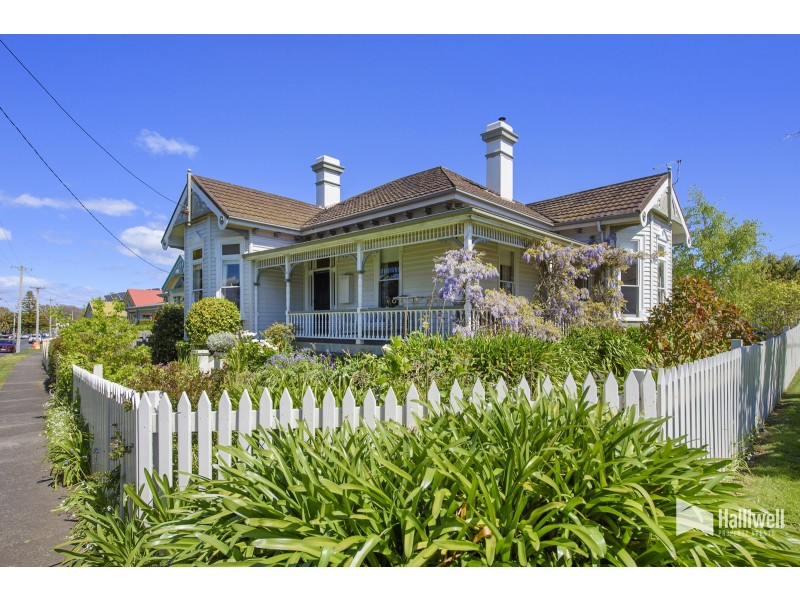 22 Victoria Parade, Devonport TAS 7310