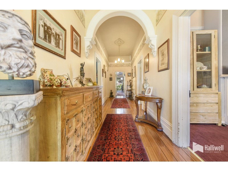 22 Victoria Parade, Devonport TAS 7310