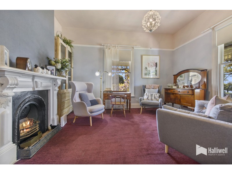 22 Victoria Parade, Devonport TAS 7310