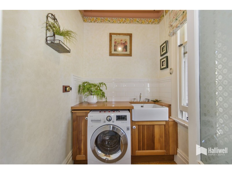 22 Victoria Parade, Devonport TAS 7310