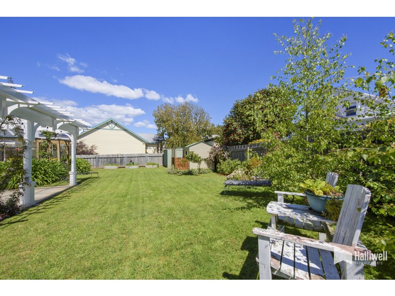 22 Victoria Parade, Devonport TAS 7310