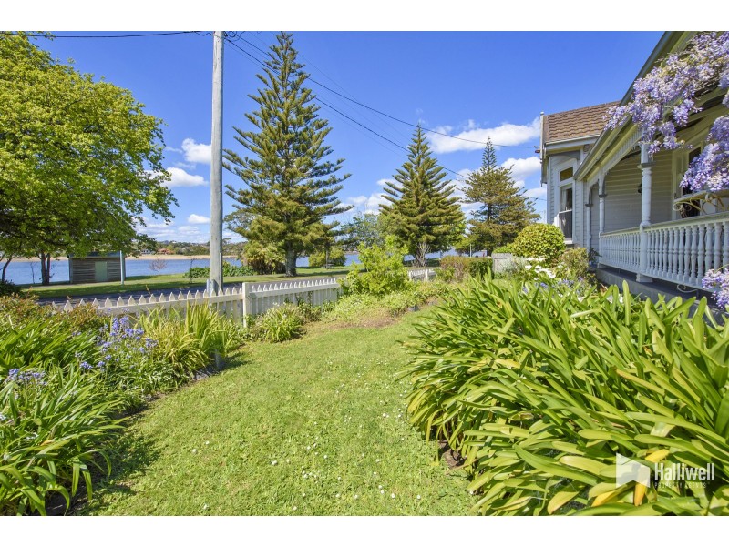22 Victoria Parade, Devonport TAS 7310