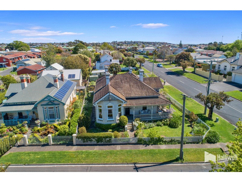 22 Victoria Parade, Devonport TAS 7310