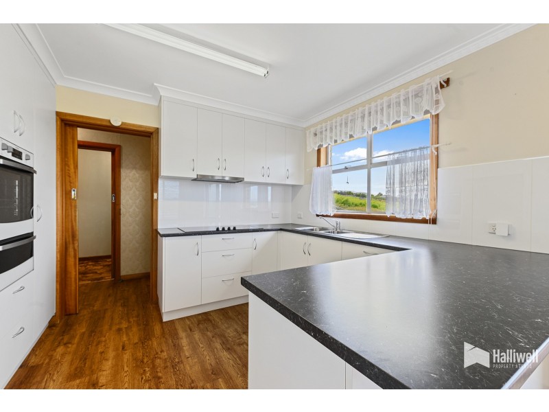 11 Amy Street, West Ulverstone TAS 7315