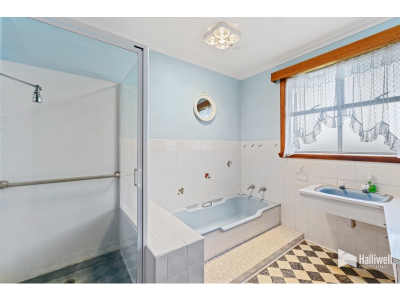 11 Amy Street, West Ulverstone TAS 7315