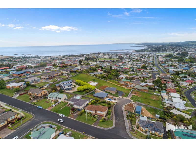 11 Amy Street, West Ulverstone TAS 7315