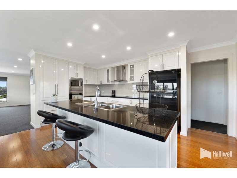 41 McCall Terrace, Stony Rise TAS 7310