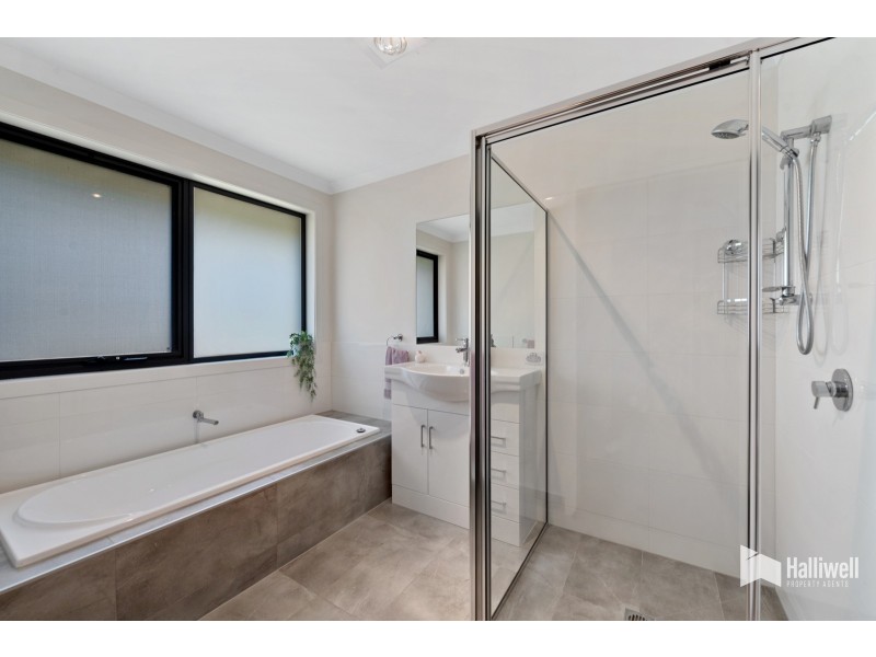 41 McCall Terrace, Stony Rise TAS 7310