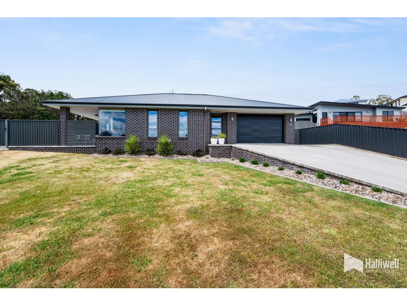 16 Washington Drive, Stony Rise TAS 7310