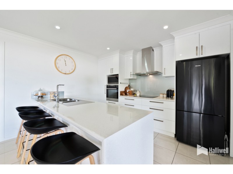 16 Washington Drive, Stony Rise TAS 7310