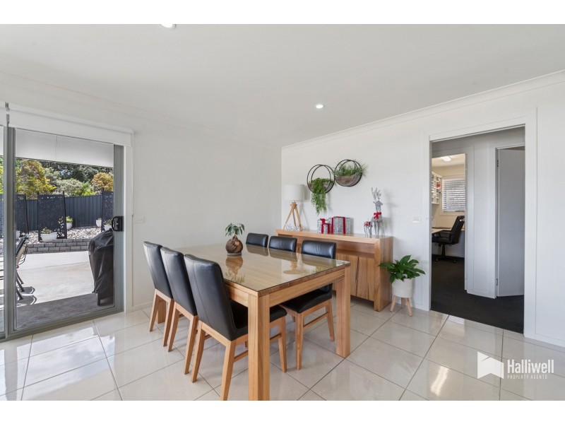 16 Washington Drive, Stony Rise TAS 7310