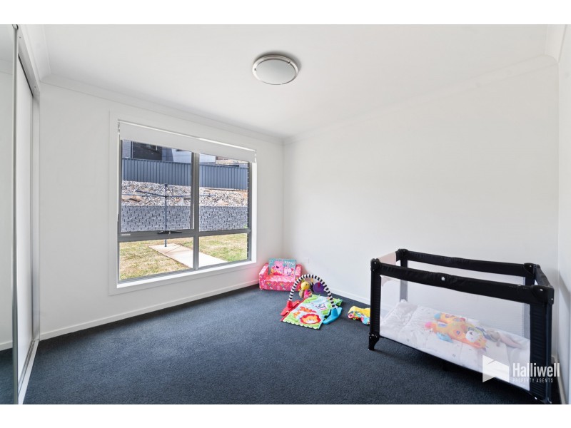 16 Washington Drive, Stony Rise TAS 7310