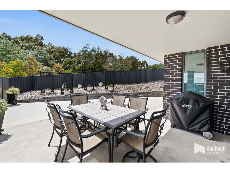 16 Washington Drive, Stony Rise TAS 7310
