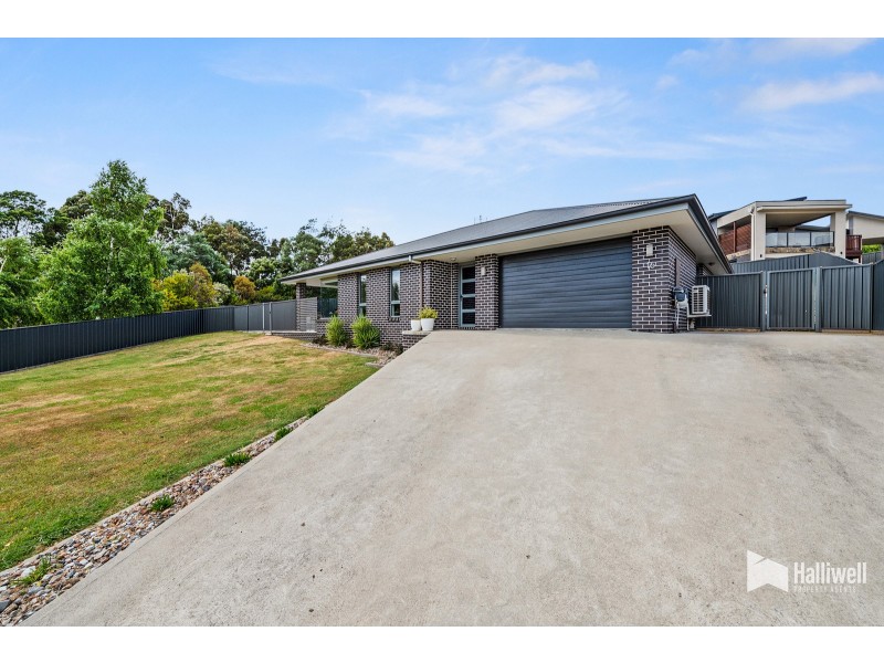 16 Washington Drive, Stony Rise TAS 7310
