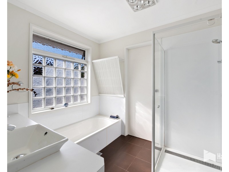 72 Sunbeam Crescent, East Devonport TAS 7310