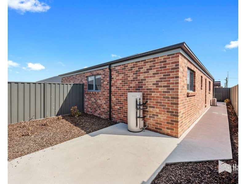 2/63 Stanley Street, Latrobe TAS 7307