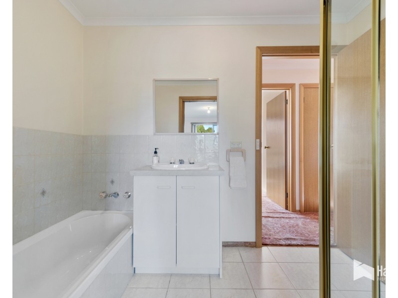 60 Mungala Crescent, Devonport TAS 7310