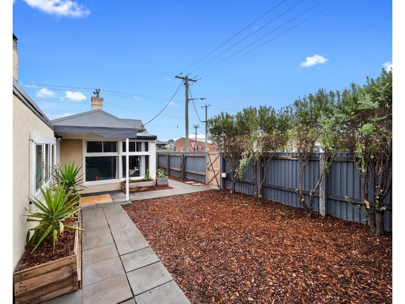 29 Henry Street, Devonport TAS 7310