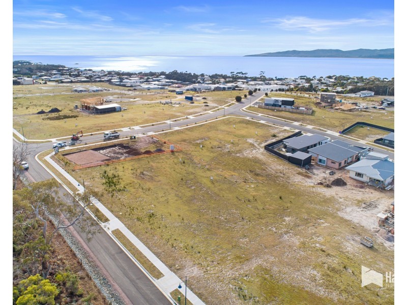 14 Bushland Avenue, Hawley Beach TAS 7307