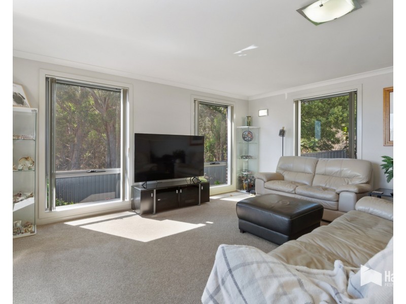 7 Leary Avenue, Stony Rise TAS 7310