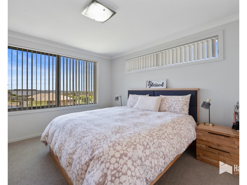7 Leary Avenue, Stony Rise TAS 7310