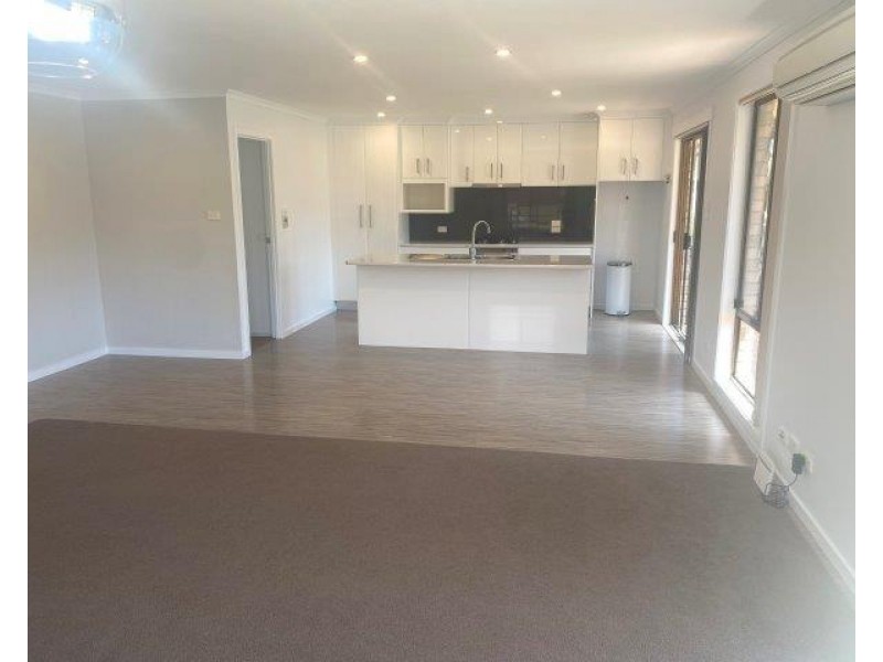 8 Lawrence Drive, Devonport TAS 7310