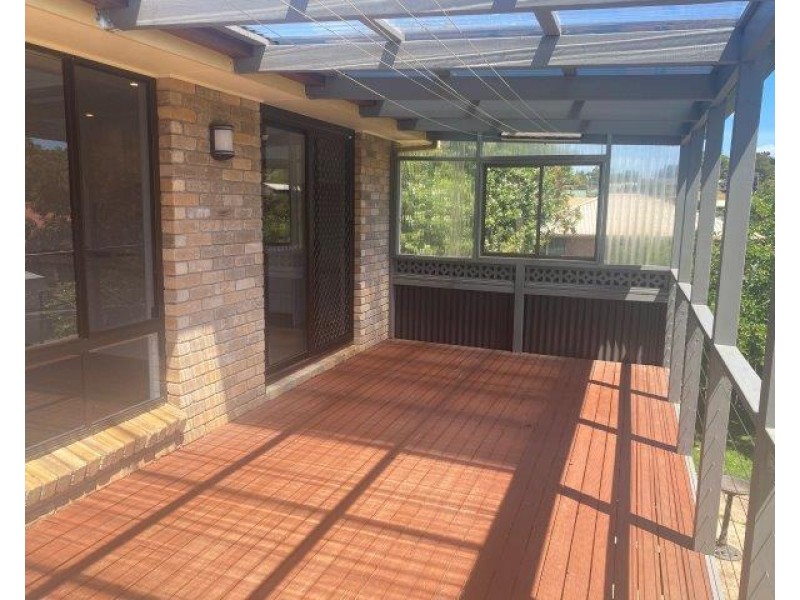 8 Lawrence Drive, Devonport TAS 7310