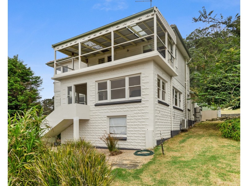 10529 Bass Highway, Leith TAS 7315