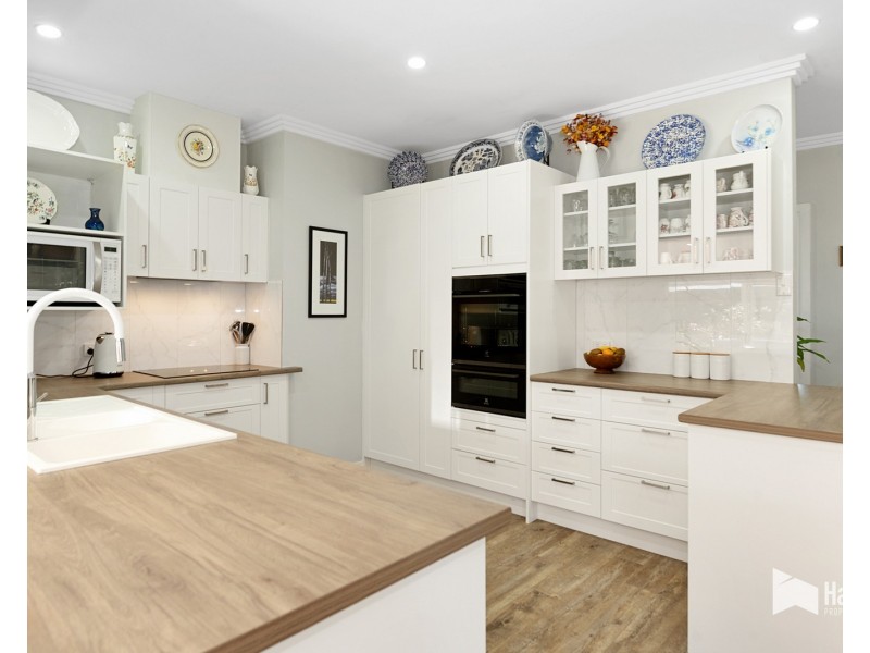 123 River Road, Ambleside TAS 7310