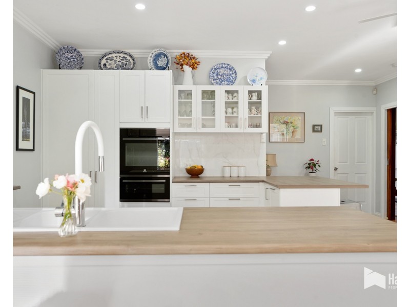 123 River Road, Ambleside TAS 7310