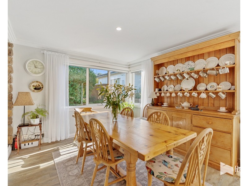 123 River Road, Ambleside TAS 7310