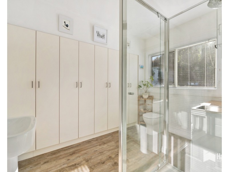 123 River Road, Ambleside TAS 7310