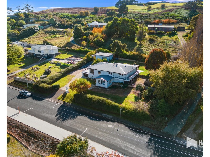 123 River Road, Ambleside TAS 7310