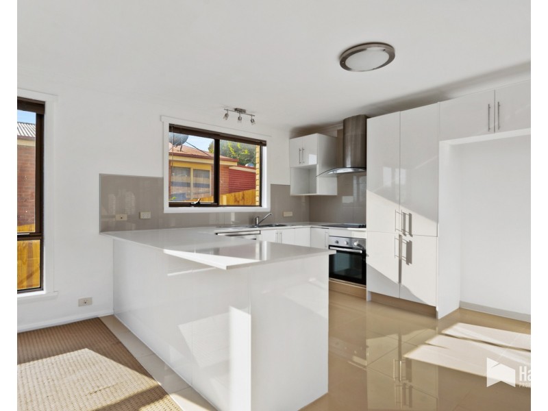 35 River Road, Ambleside TAS 7310