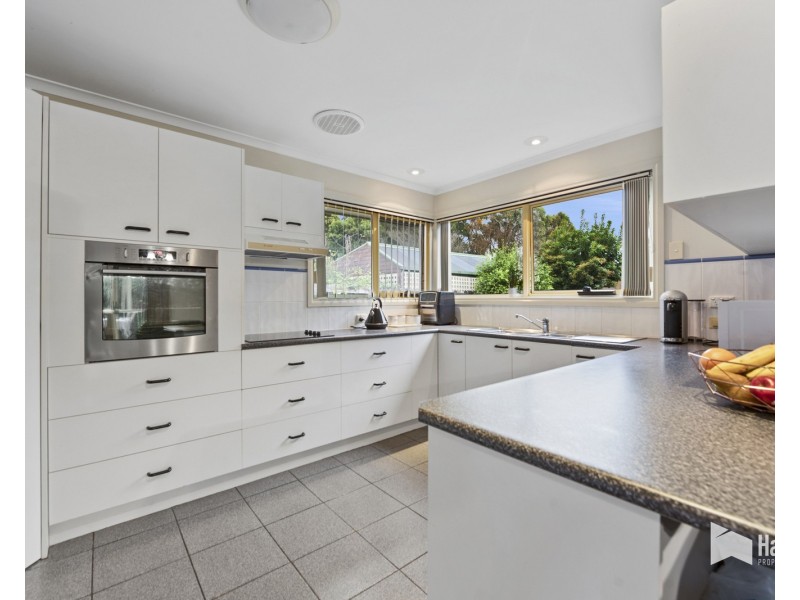 22 Tugrah Road, Stony Rise TAS 7310