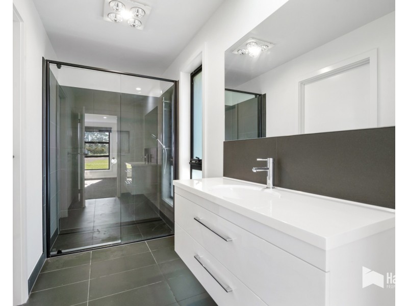 9 Elphin Drive, Squeaking Point TAS 7307