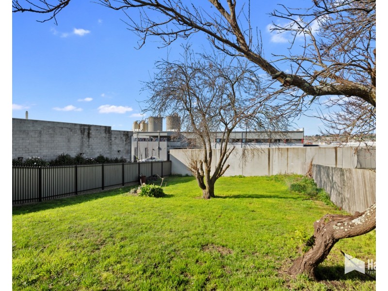 25 MacFie Street, Devonport TAS 7310