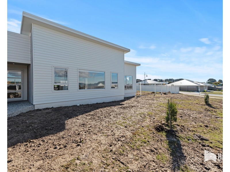 42 Chardonnay Drive, Hawley Beach TAS 7307