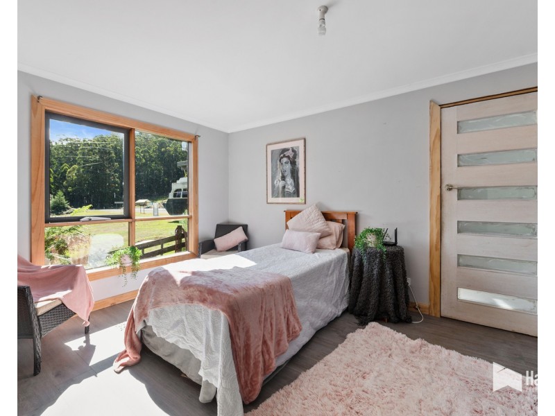 8 Main Street, Cethana TAS 7306