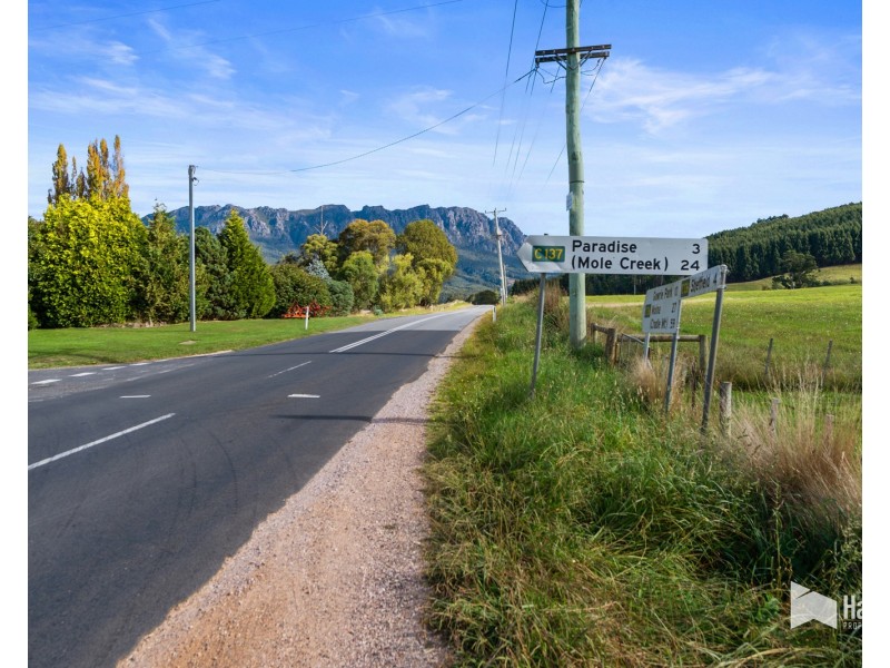 8 Main Street, Cethana TAS 7306
